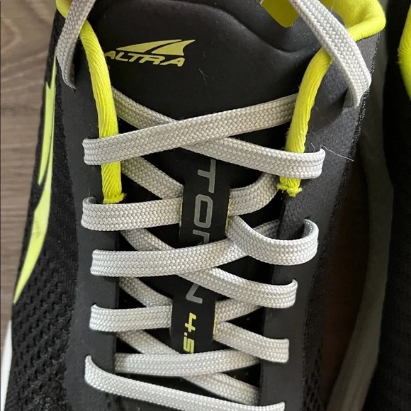 Altra Torin 4.5 (Plush) size 11 - Picture 5 of 13